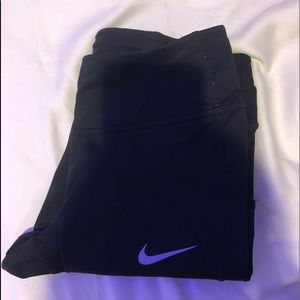 Black Nike leggings